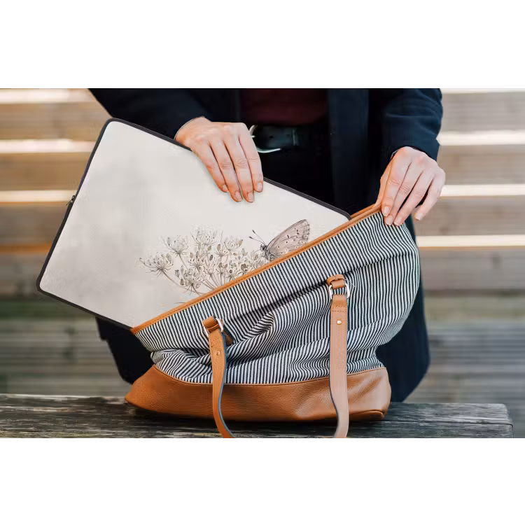 Vlinder - Bloem -Natuur - Beige laptophoes neopreen klein -tas