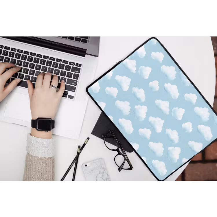 Wolken - Illustratie - Blauw laptophoes neopreen klein 279 -bureau