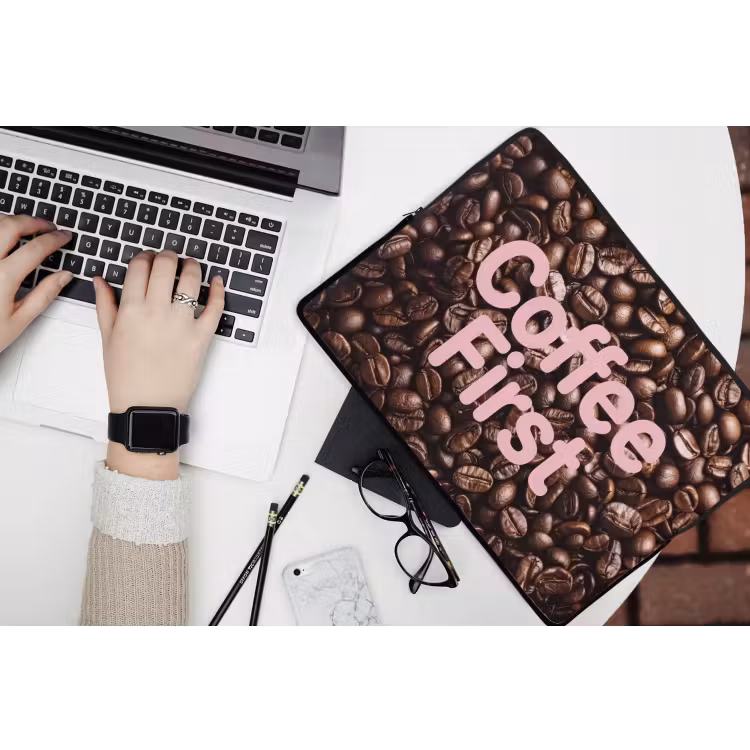 Coffee First - Koffiebonen - Roze laptophoes neopreen klein -bureau