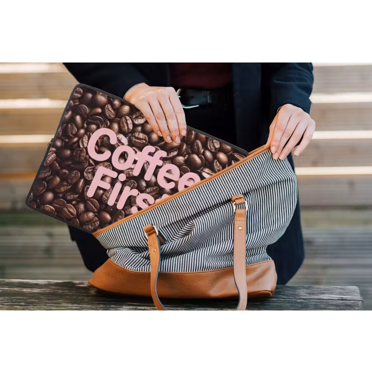 Coffee First - Koffiebonen - Roze laptophoes neopreen klein -tas