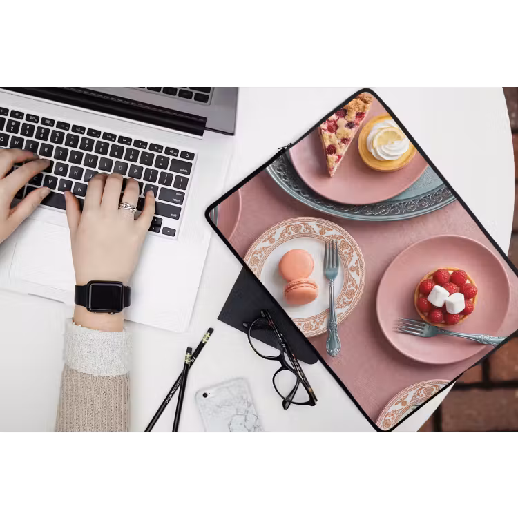 Dessert - Taart - Gebak - Zoet - Roze laptophoes neopreen klein -bureau
