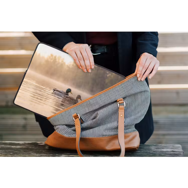 Eenden - Water - Mist - Natuur laptophoes neopreen klein -tas