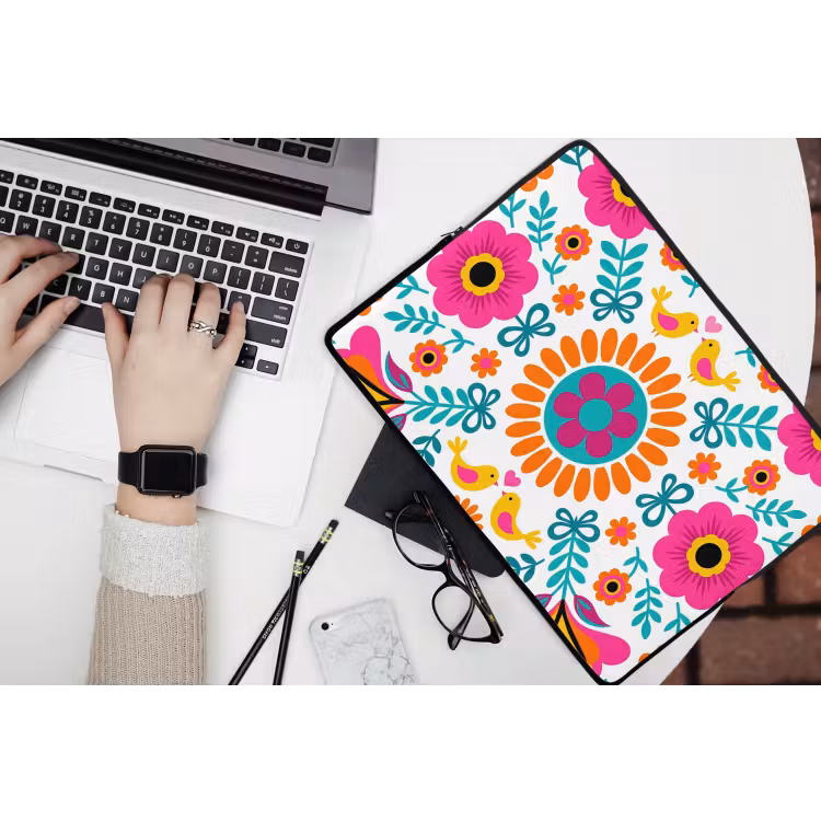 Bloemen - Vogel - Patroon - Kleurrijk - Modern laptophoes neopreen klein -bureau