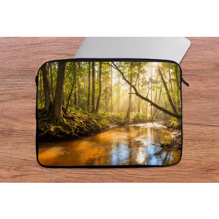 Bos - Beek - Zonlicht - Natuur - Groen laptophoes neopreen klein -tafel
