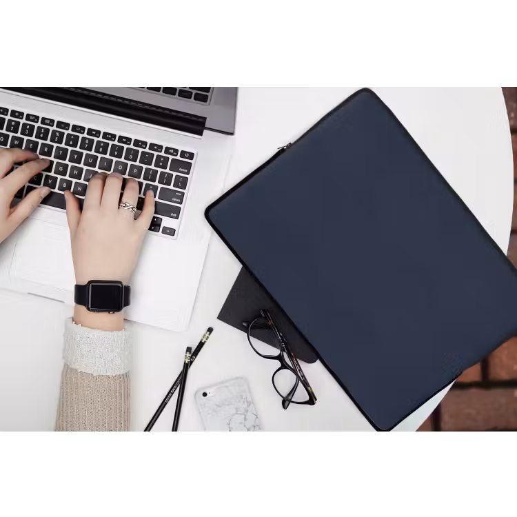 Geldersblauw - Blauw - Klassiek laptophoes neopreen klein 279 -bureau