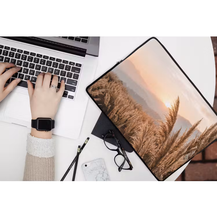 Gras - Veld - Zon - Natuur laptophoes neopreen klein -bureau