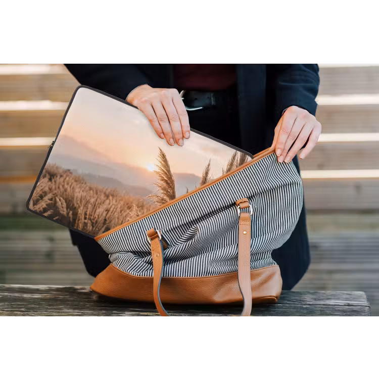 Gras - Veld - Zon - Natuur laptophoes neopreen klein -tas