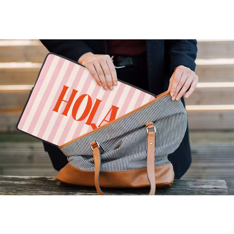 Hola - Quote - Strepen - Pastel - Roze - Rood - Wit laptophoes neopreen klein -tas