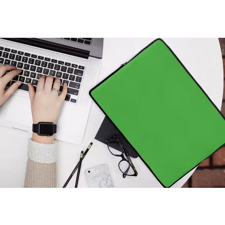 Kelly - Green - Groen laptophoes neopreen klein 279 -bureau