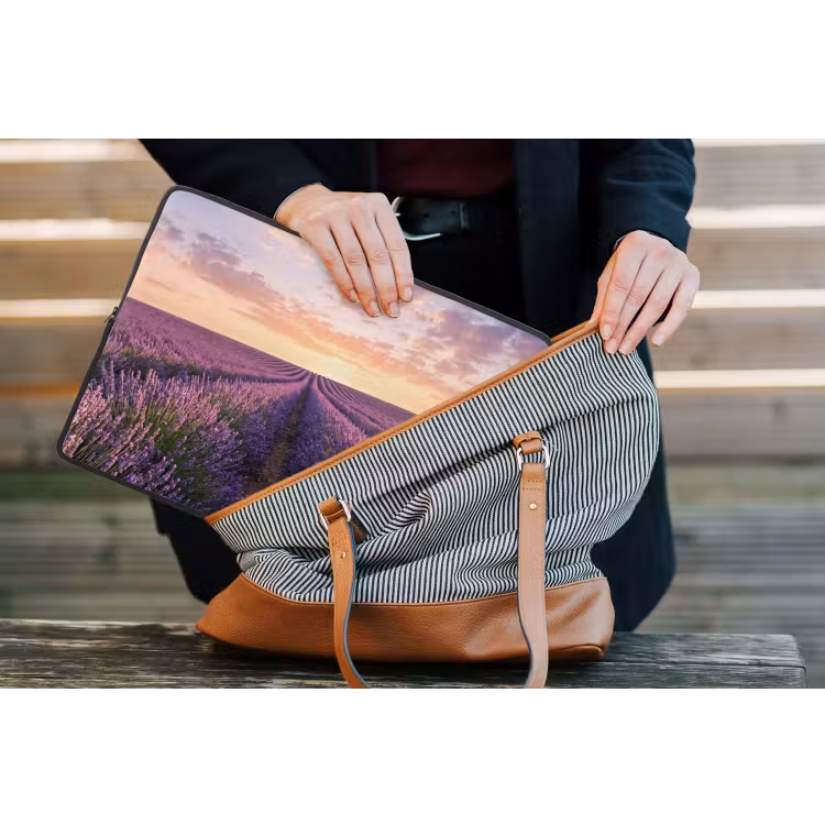 Landschap - Lavendelveld - Paars laptophoes neopreen klein -tas