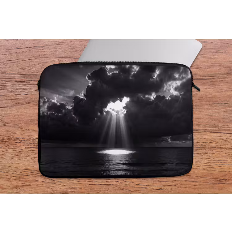 Licht - Wolken - Zee - Zwart-wit - Natuur laptophoes neopreen klein -tafel
