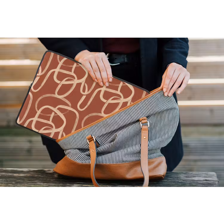 Lijnen - Abstract - Organisch - Terracotta - Crème laptophoes neopreen klein 279 -tas