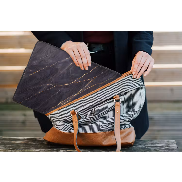 Marmer - Goudaders - Abstract - Modern - Zwart laptophoes neopreen klein -tas