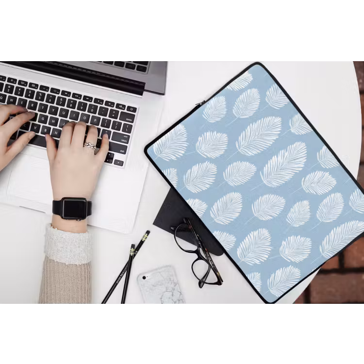 Palmbladeren - Naadloos - Patroon - Pastelblauw laptophoes neopreen klein 279 -bureau
