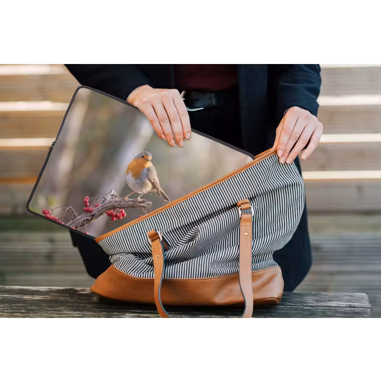 Roodborst - Tak - Bessen - Natuur laptophoes neopreen klein -tas