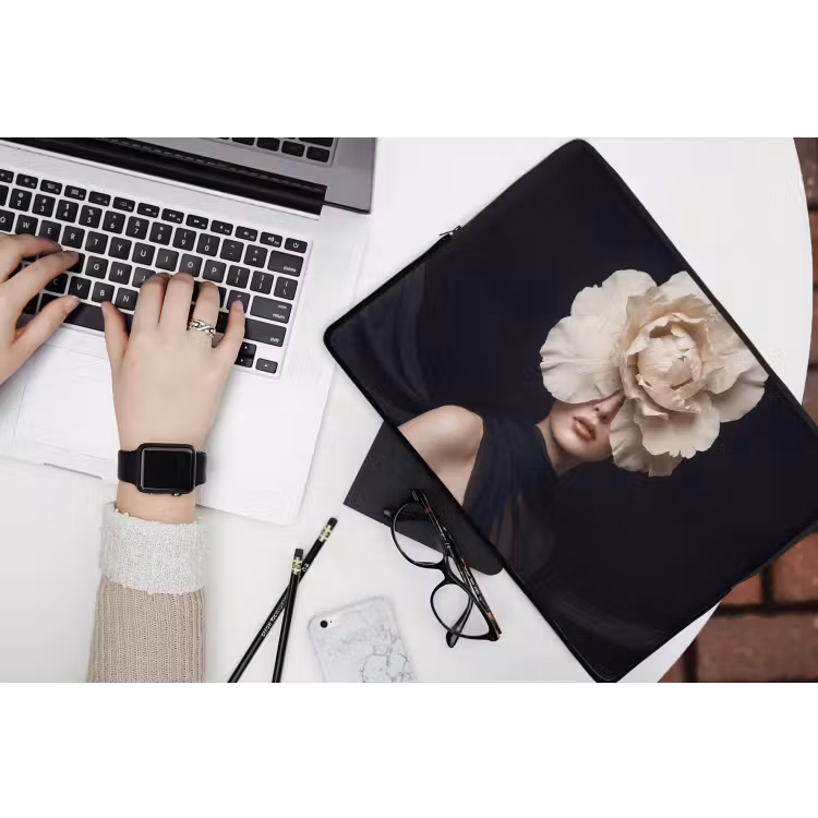 Roos - Tijdloos - Zwart laptophoes neopreen klein -bureau