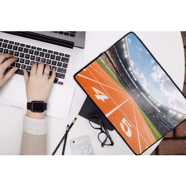 Sintelbaan - Stadion - Sport -Oranje laptophoes neopreen klein -bureau