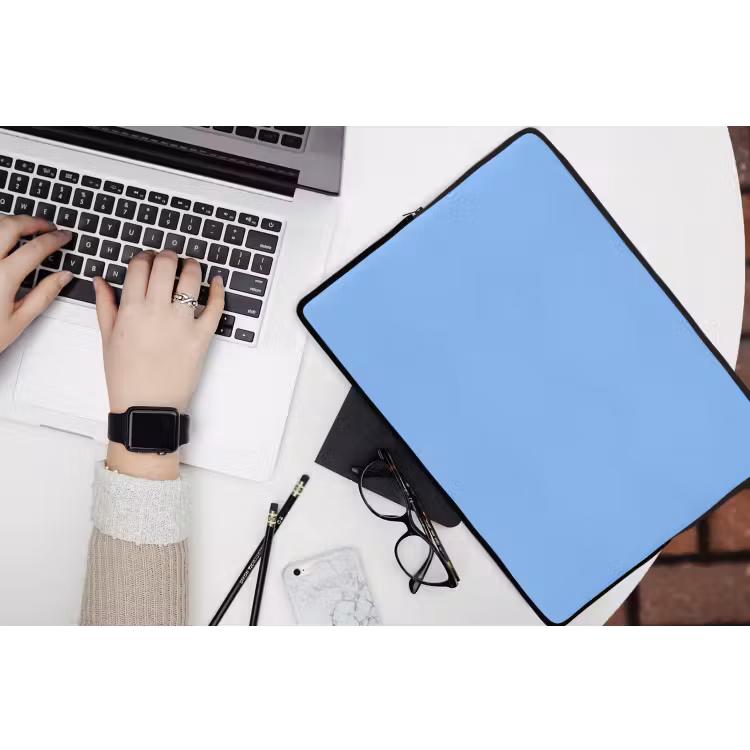 Sky - Glow - Blauw laptophoes neopreen klein 279 -bureau