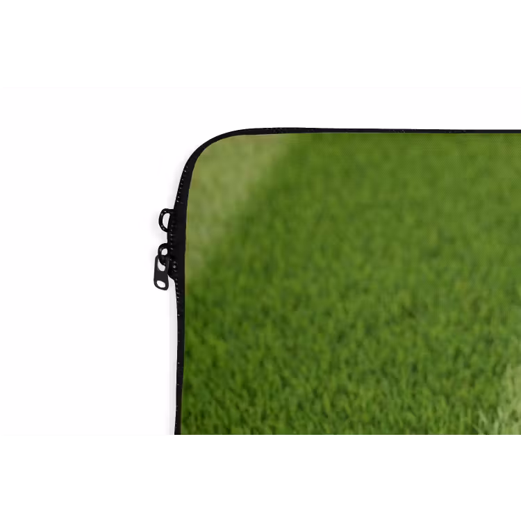 Voetbal - Grasveld - Sport - Groen laptophoes neopreen klein -detail