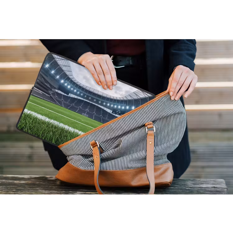 Voetbal - Stadion - Sport - Groen laptophoes neopreen klein -tas