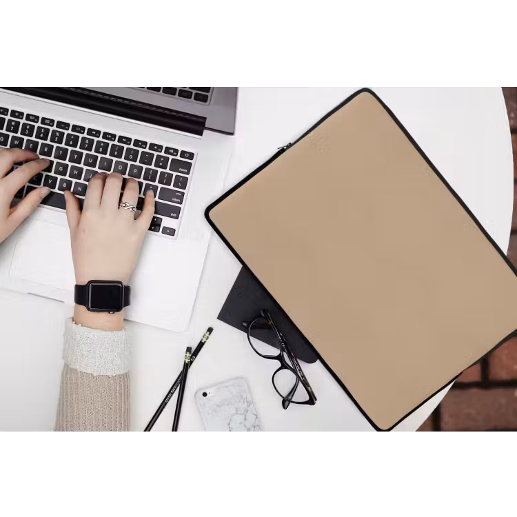 Soft - Taupe - Bruin laptophoes neopreen klein 279 -bureau