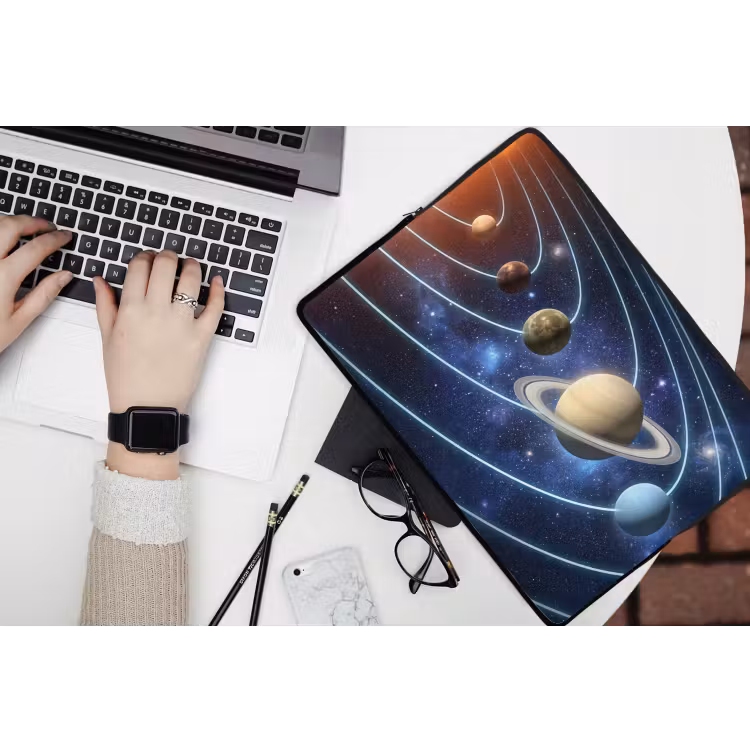Ruimte - Zonnestelsel - Blauw laptophoes neopreen klein -bureau