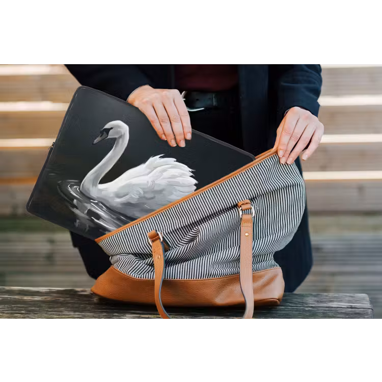 Zwaan - Water - Natuur - Realistisch - Wit laptophoes neopreen klein -tas