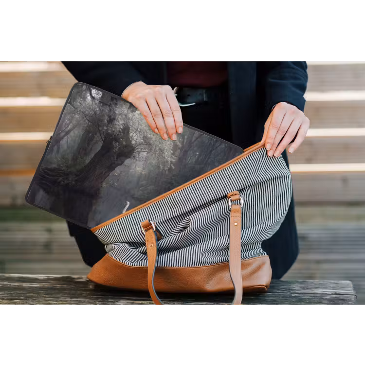 Zwanen - Rivier - Bos laptophoes neopreen klein -tas