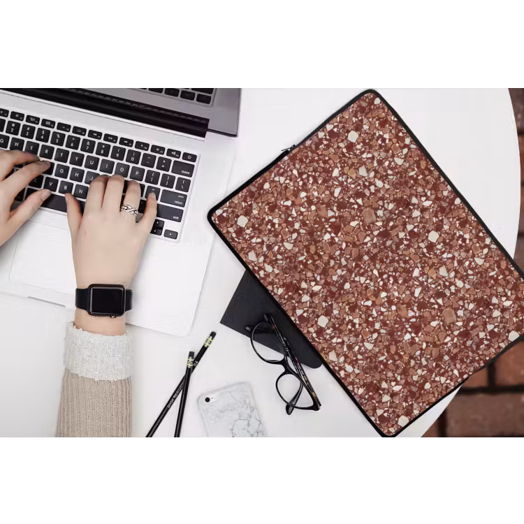 Terrazzo - Patroon - Steentextuur - Roodbruin laptophoes neopreen klein 279 -bureau