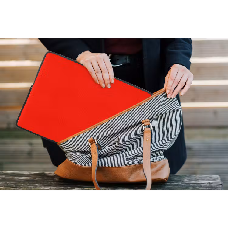 Vibrant - Vermilion - Rood laptophoes neopreen klein 279 -tas