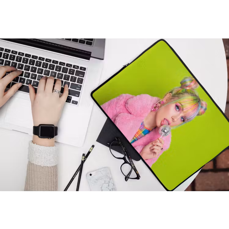 Vrouw - Kleurrijk haar - Pop art - Modern - Levendig laptophoes neopreen klein -bureau
