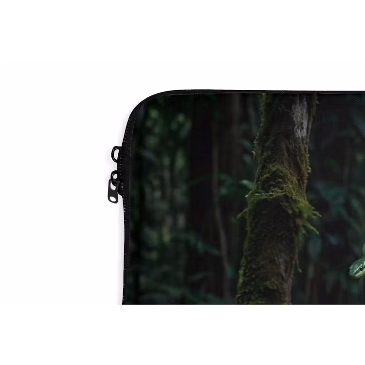Vrouw - Slang - Natuur - Mystiek - Groen laptophoes neopreen klein -detail