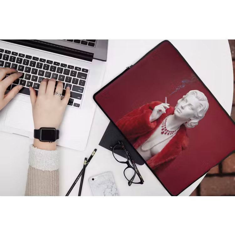 Vrouw - Bontjas - Mode - Klassiek - Rood laptophoes neopreen klein -bureau