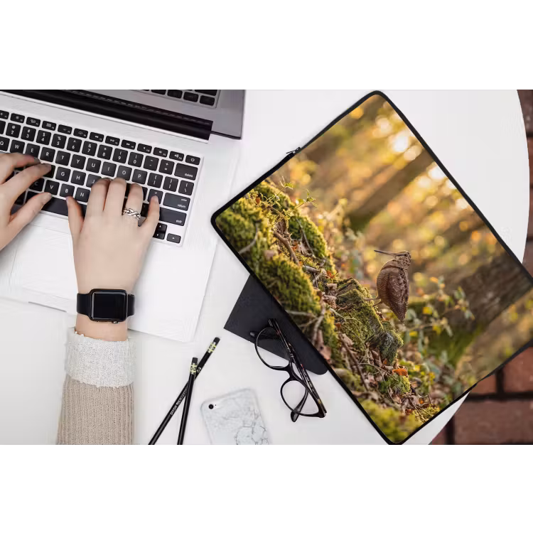 Houtsnip - Bos - Bladeren - Herfst - Gecamoufleerd laptophoes neopreen klein -bureau