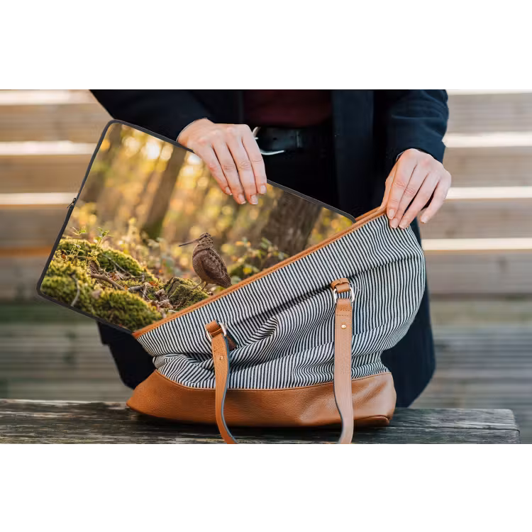 Houtsnip - Bos - Bladeren - Herfst - Gecamoufleerd laptophoes neopreen klein -tas