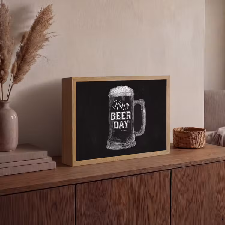 Bierpul - Witte krijtletters - Happy beer day Light Box met batterij (Wandlamp) middel -sfeer2