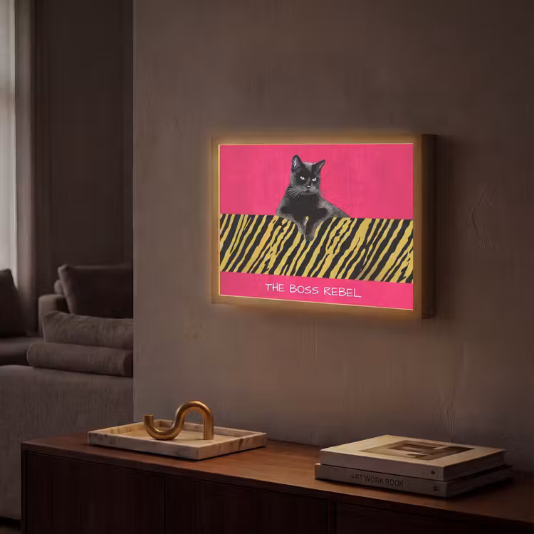 Kat - Baas - Roze - Tijgerprint Light Box met batterij (Wandlamp) middel -sfeer1