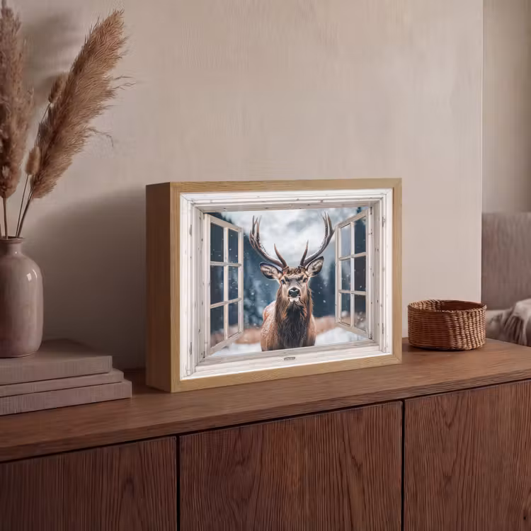 Hert - Dieren - Landschap - Winter - Sneeuw - Doorkijk - Natuur Light Box met batterij (Wandlamp) middel -sfeer2