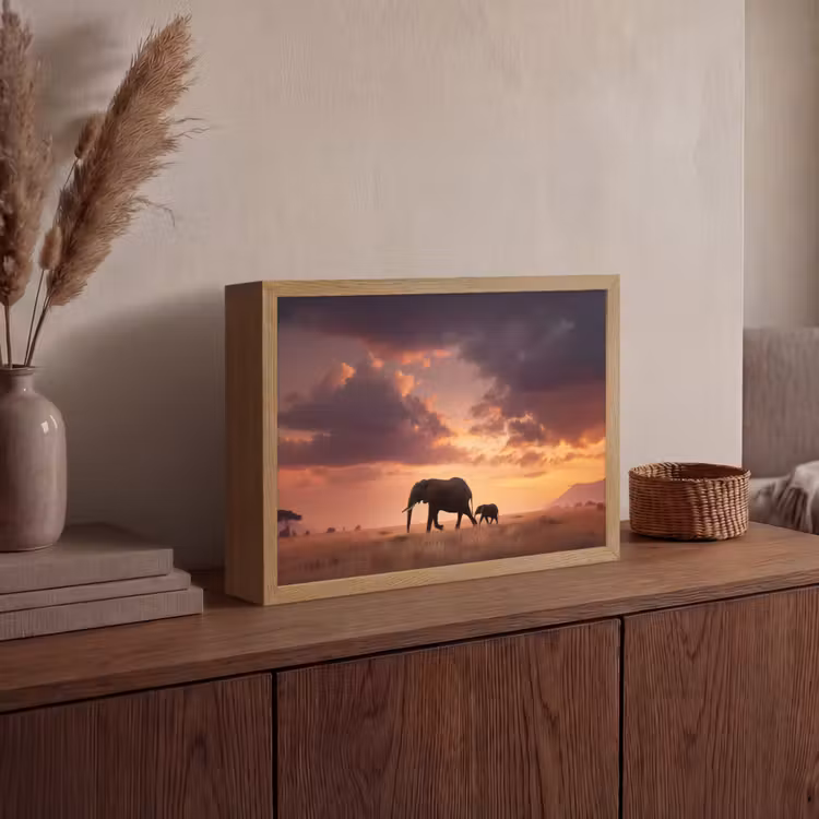 Olifanten - Grasland - Zonsondergang Light Box met batterij (Wandlamp) middel -sfeer2