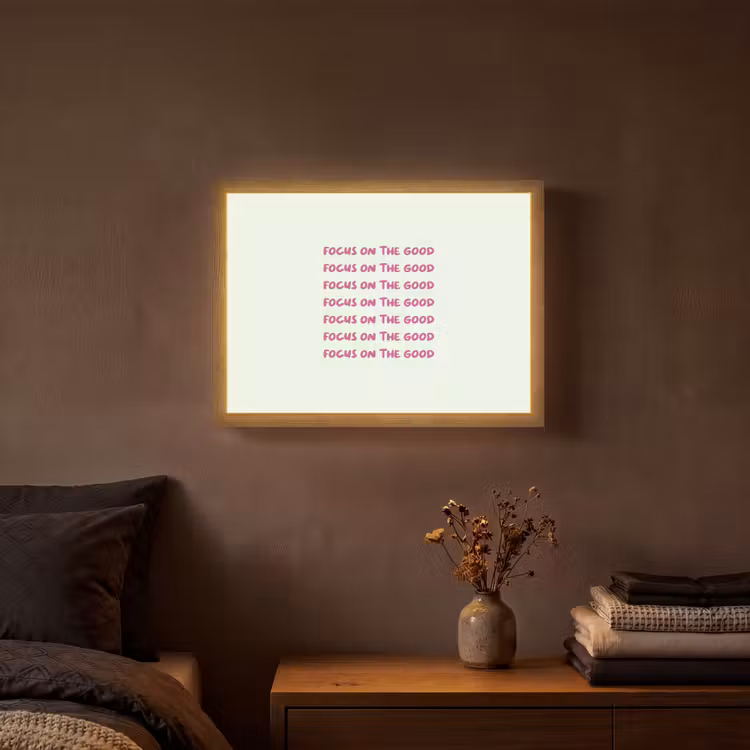 Focus on the good - Roze Light Box met batterij (Wandlamp) middel -sfeer4