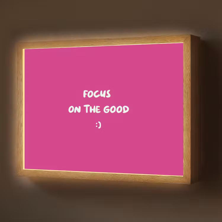 Focus - Smiley - Roze Light Box met batterij (Wandlamp) middel -z3d_website