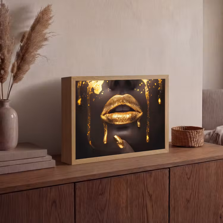 Gouden lippen - Gezicht - Vrouw - Modern Light Box met batterij (Wandlamp) middel -sfeer2