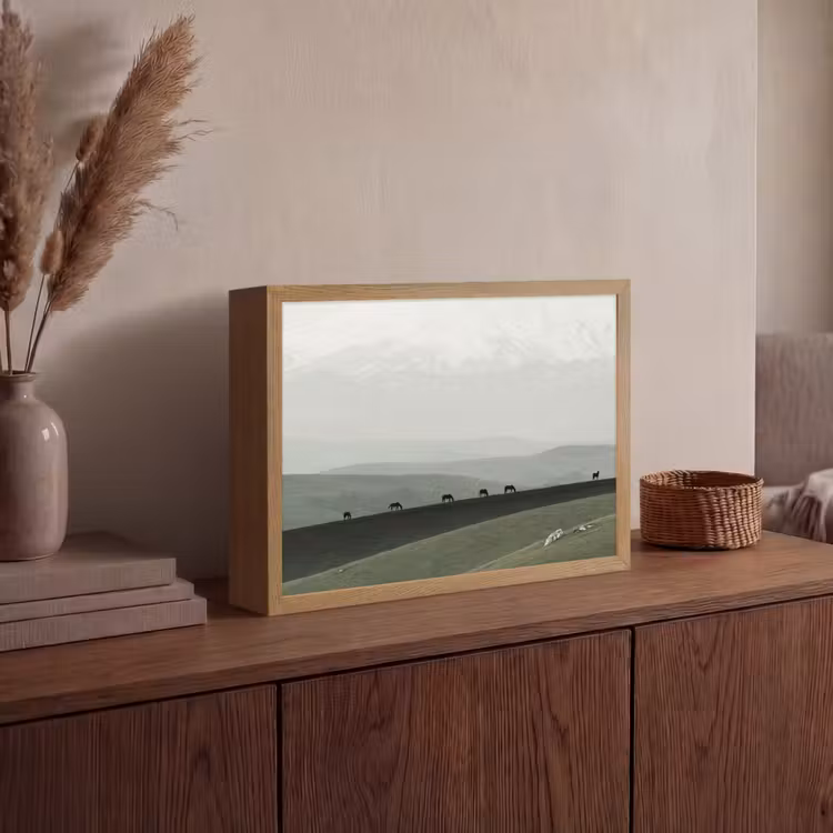 Grijs - Berg - Paarden Light Box met batterij (Wandlamp) middel -sfeer2