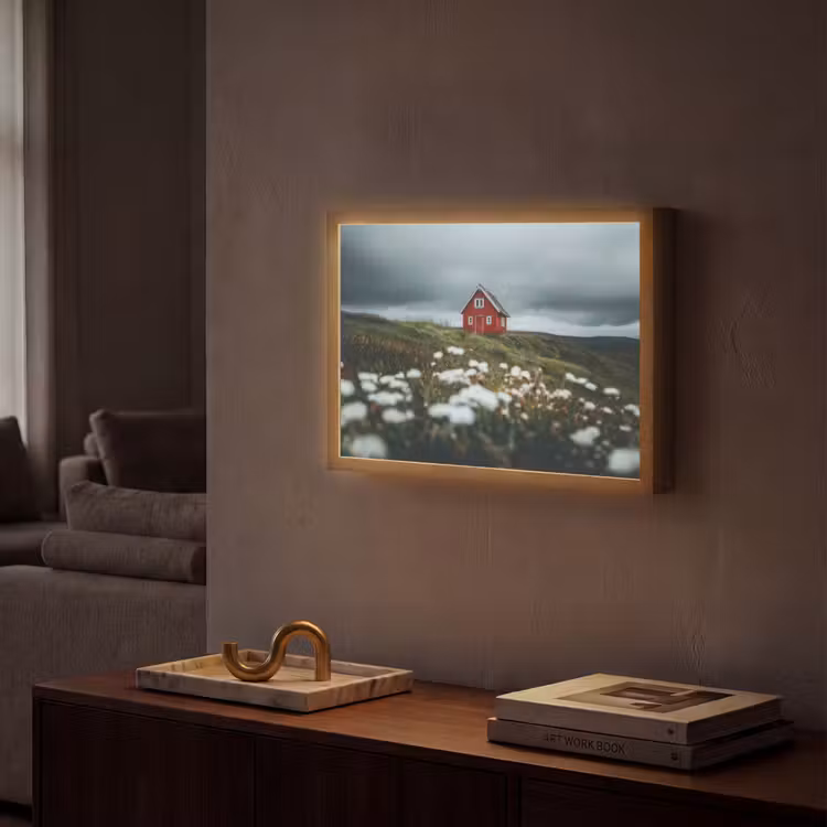 Heuvel - Huisje - Bloemen - Wit Light Box met batterij (Wandlamp) middel -sfeer1