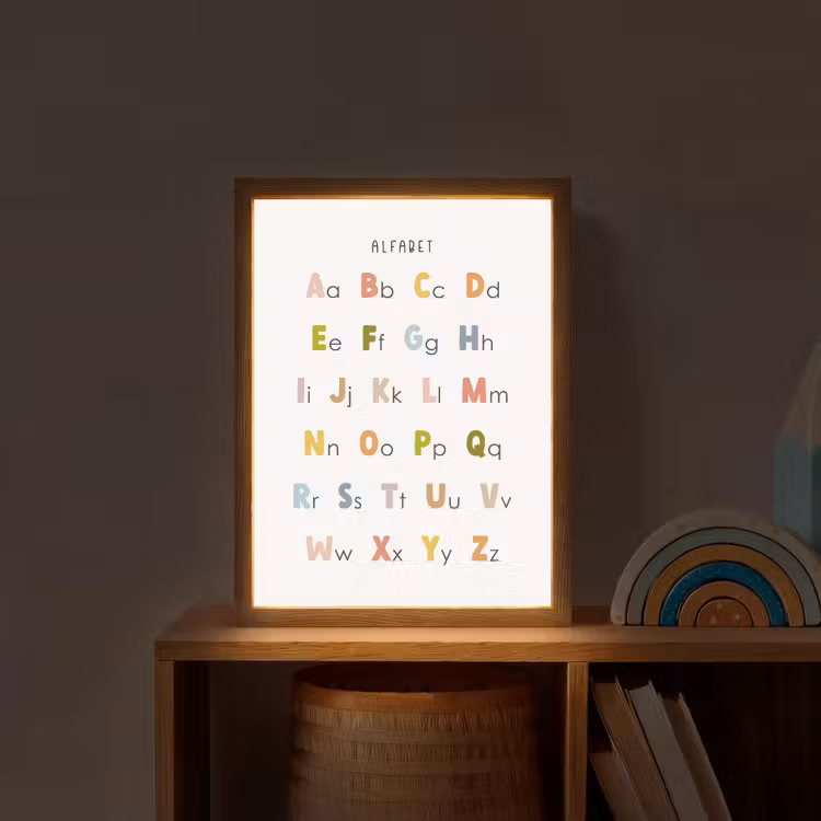 Alfabet - Educatief - Kleuren - Letters leren voor kinderen Light Box met batterij (Wandlamp kind) middel -sfeer1_kind