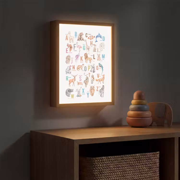 Alfabet - Educatief - Letters leren voor kinderen - Wilde dieren - Kleurrijk Light Box met batterij (Wandlamp kind) middel -sfeer5_kind