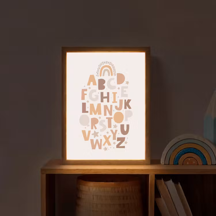 Alfabet - Sterren - Regenboog - Pastel kleuren - Educatief Light Box met batterij (Wandlamp kind) middel -sfeer1_kind