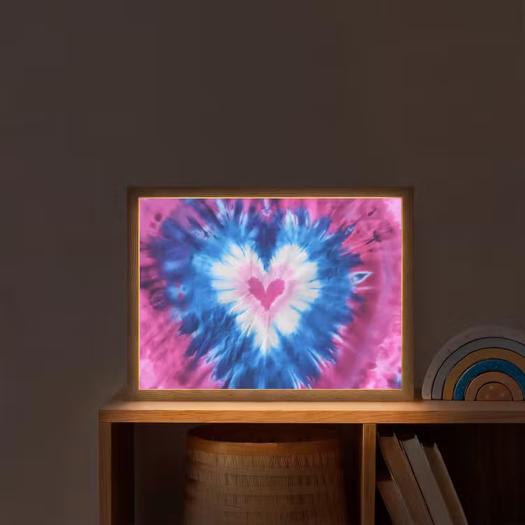Hartvormig - Tie dye - Paars Light Box met batterij (Wandlamp kind) middel -sfeer1_kind