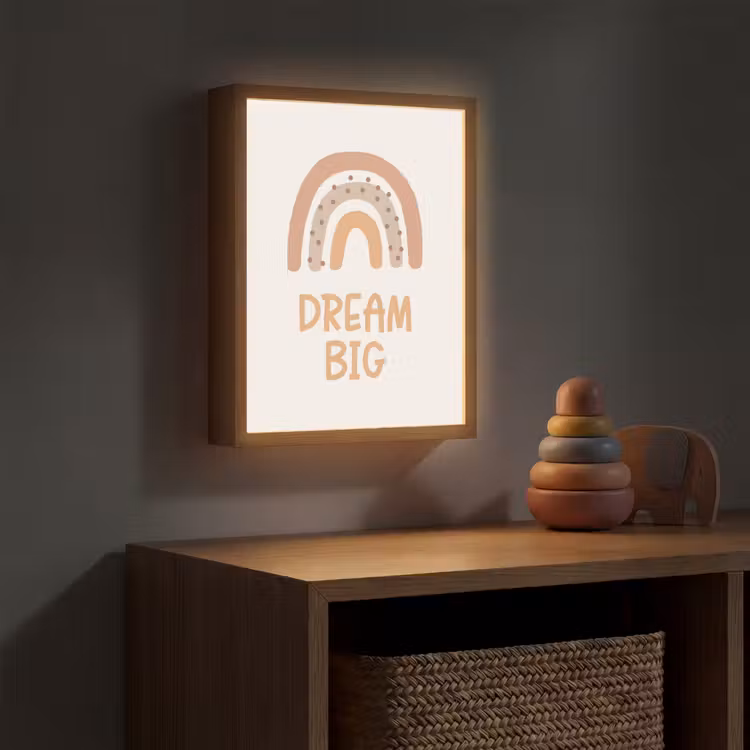 Regenboog - Quote - Dream Big - Pastel kleuren Light Box met batterij (Wandlamp kind) middel -sfeer5_kind