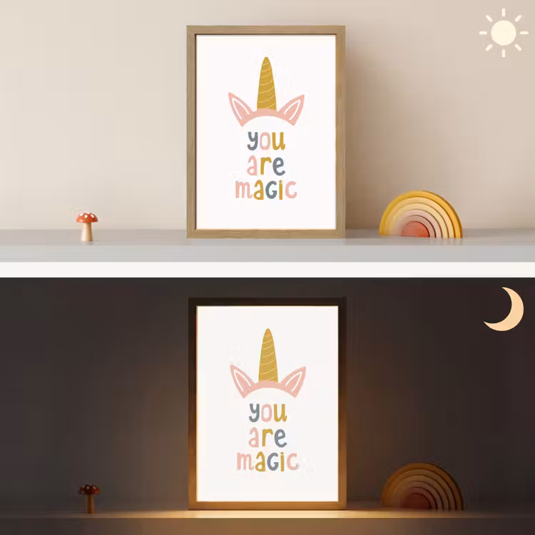 Eenhoorn - Quote - Roze - 'You are magic' Light Box met batterij (Wandlamp kind) middel -sfeer3_kind